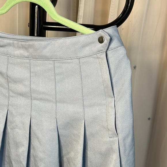 HM pleated skirt - Picture 2 of 5